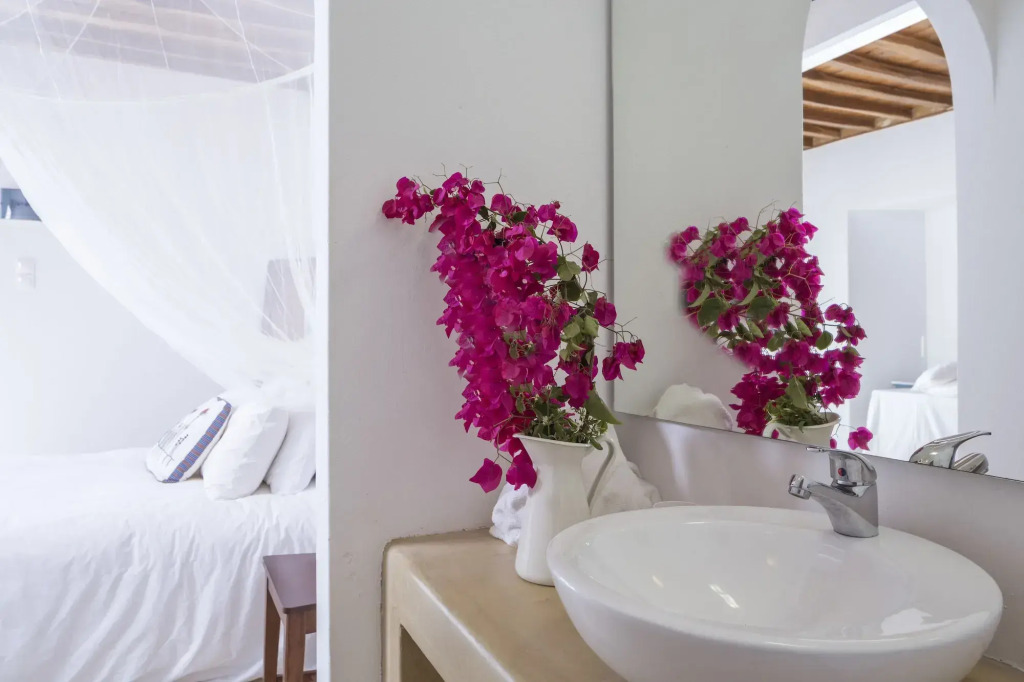 Rhenia Mykonos Hotel & Bungalows
