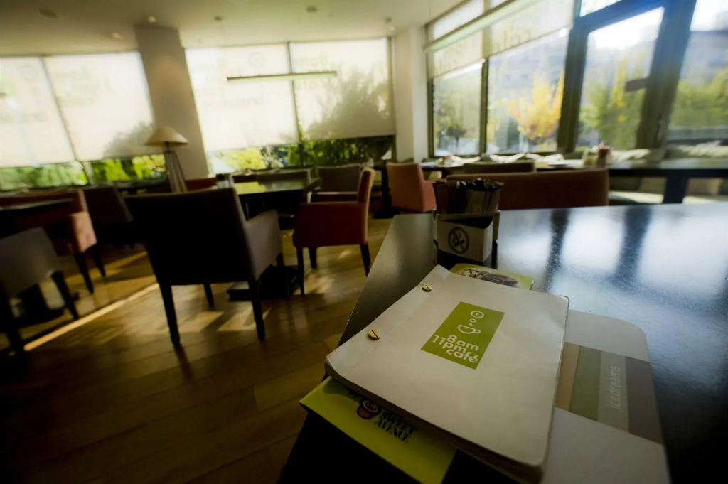 Athinais Hotel
