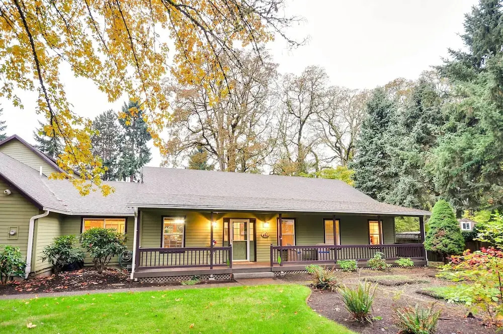 Milwaukie Home w/ Covered Porch: Dogs Welcome!