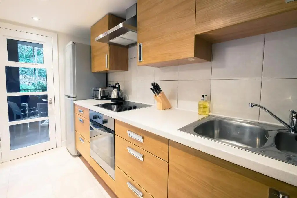 The Malt Kiln Apartment Edinburgh Old Town 3 Bedroom Parking previously McDonald Residence