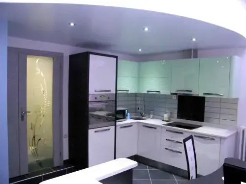 Grand appartement dans villa avec parking quartier résidentiel