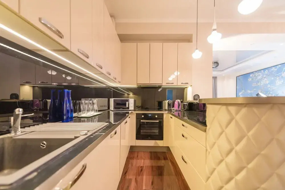 Oasis Apartments - Liberty Bridge