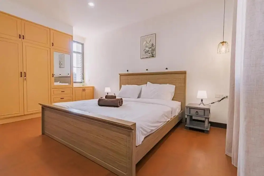 Modern Family House - 4 Bedrooms 5 Mins From Old Town With Gallery - Deja Home