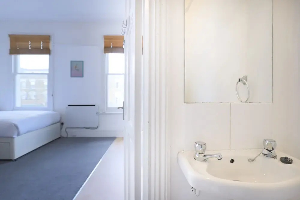 Cosy Studio In West London Fits 2
