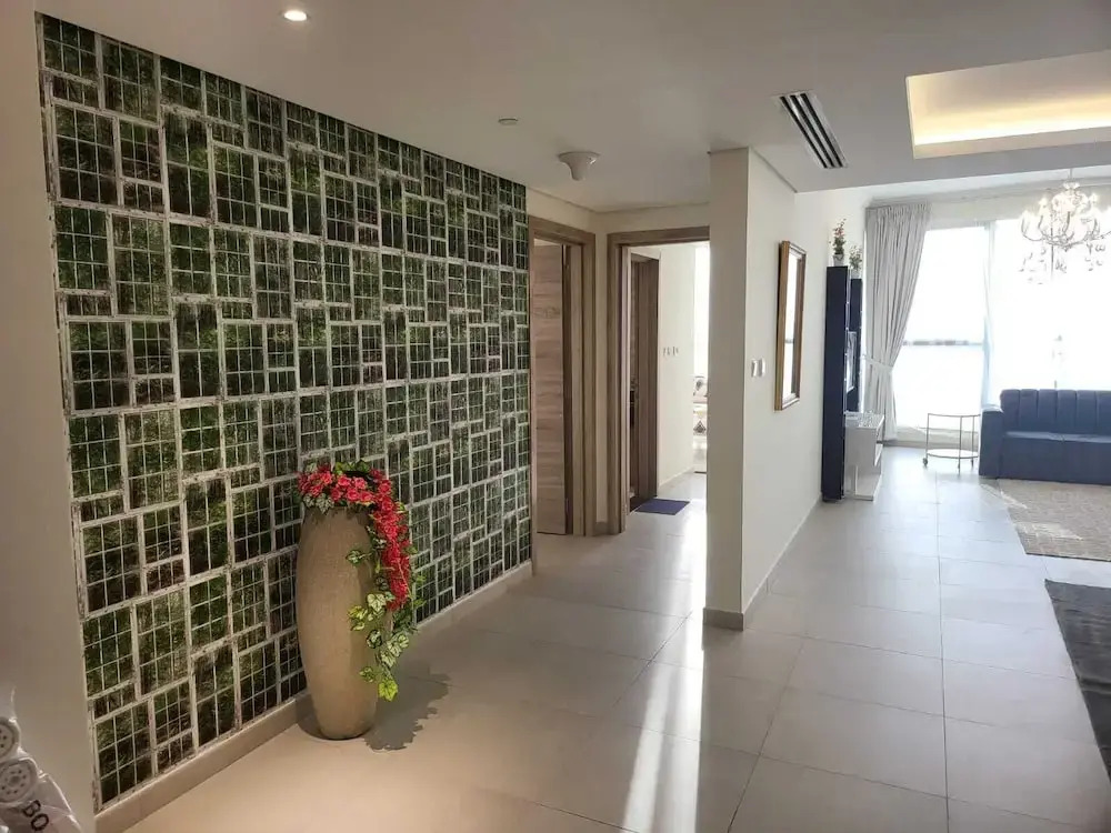 B411 Furnished Apartment With Maidroom