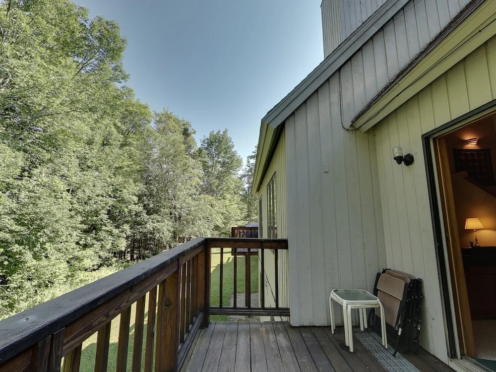 Colony Club C11