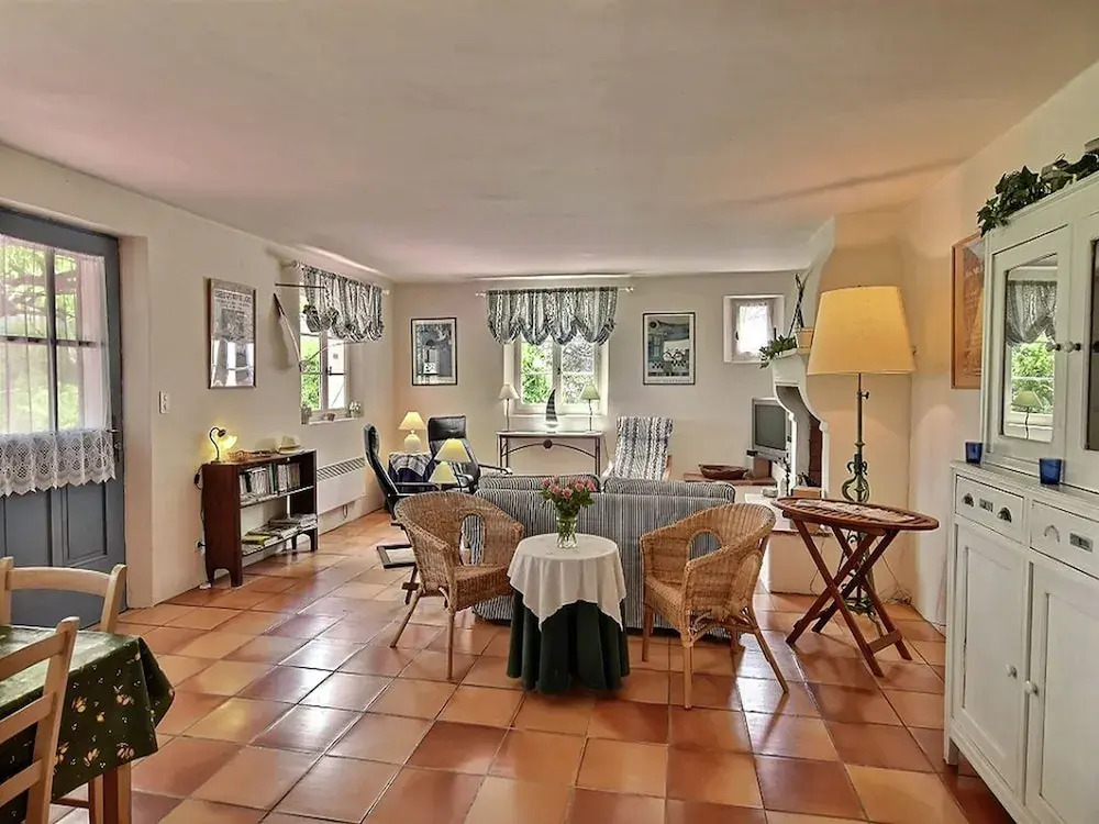 Modern Villa With Swimming Pool in Salernes France