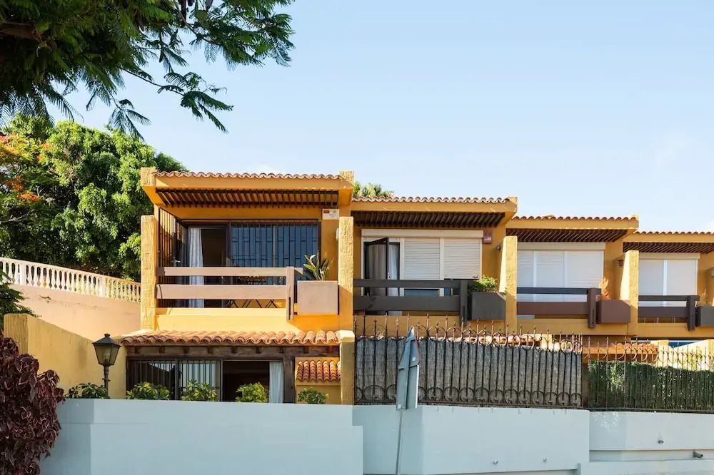 HomeLike Stunning Ocean Views Radazul