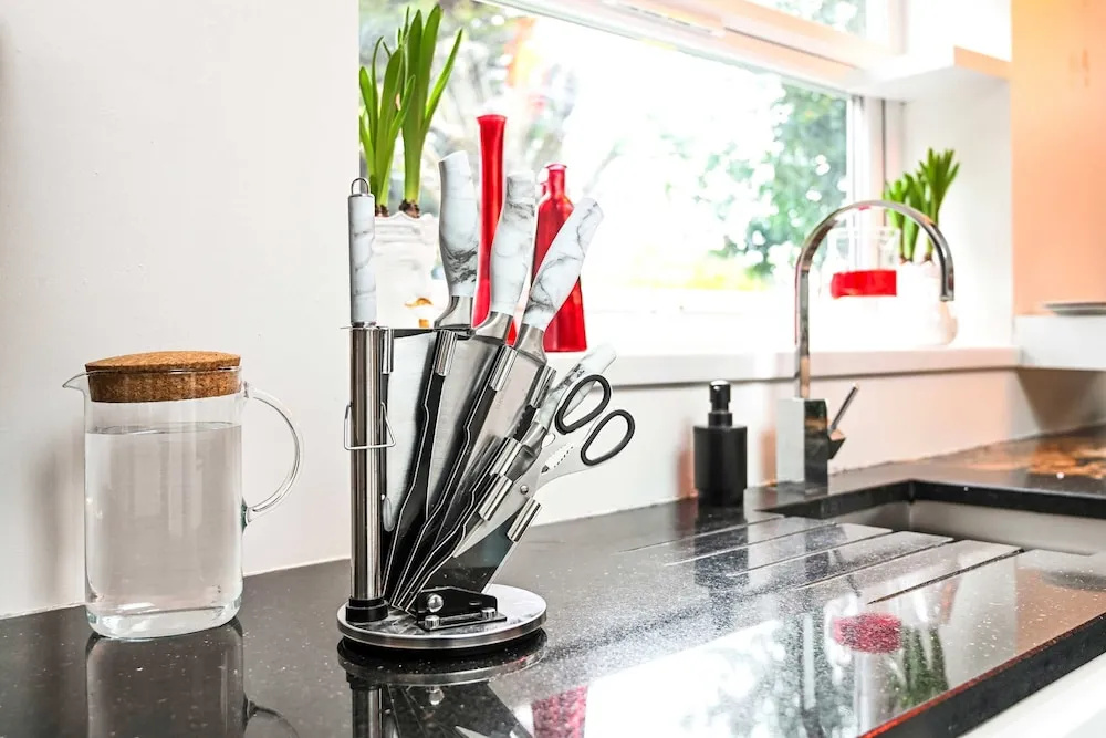 Windsor 5-bed House - Stroll to Castle - Sleeps 13