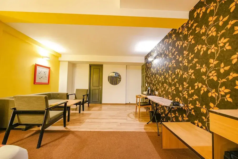 Fabhotel Old Meple Leaf- Golf Course Road & Sector 27
