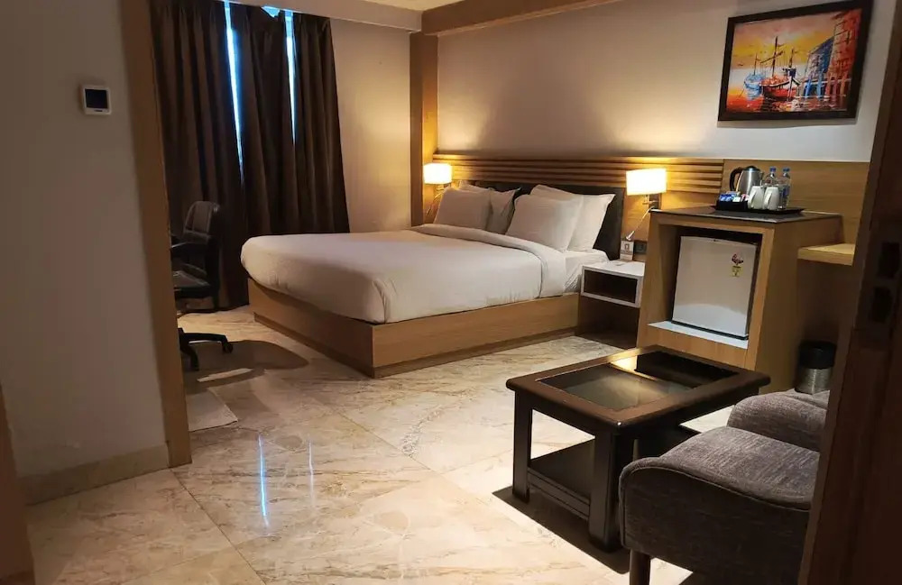 Luxus Inn Hotel