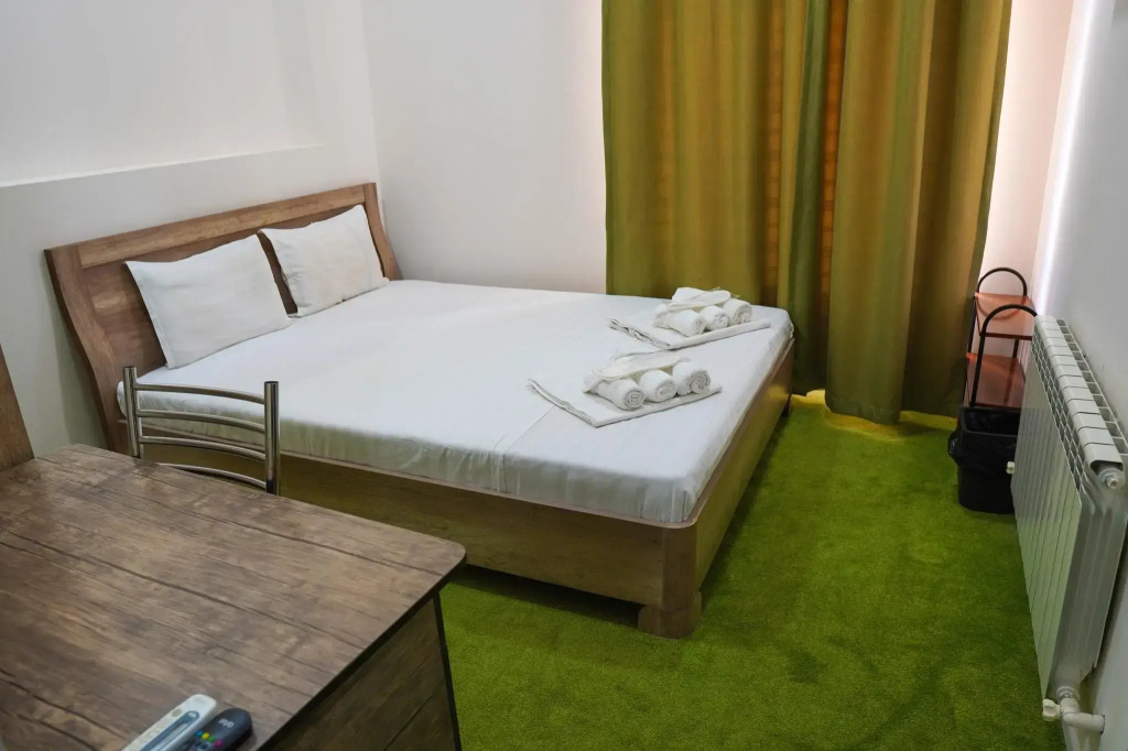 Chinor Garden Hotel 1 (Чинор Гарден 1)