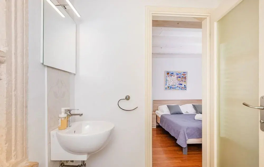RAFAEL Rooms & Apartments Old Town by DuHomes
