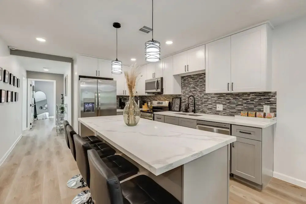 Updated Home w/ Hot Tub in Houstons Northside