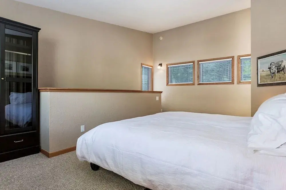 J1 Meadow Creek Miniums 3 Bedroom Condo by RedAwning