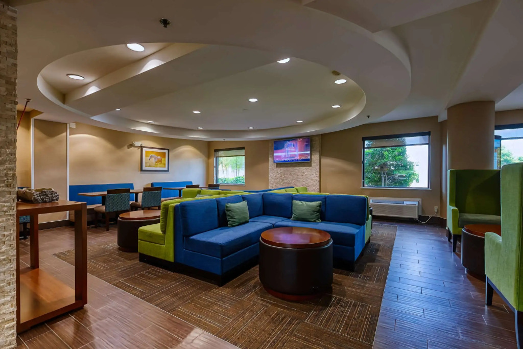 Comfort Inn & Suites Shepherdsville - Louisville South