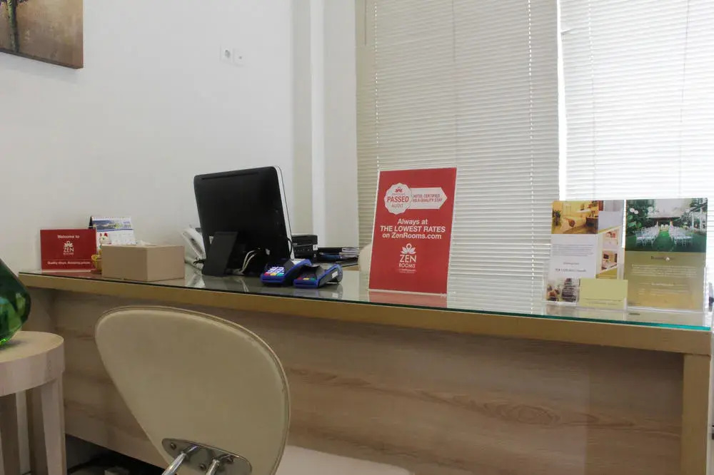 ZEN Rooms Kuningan Anggrek