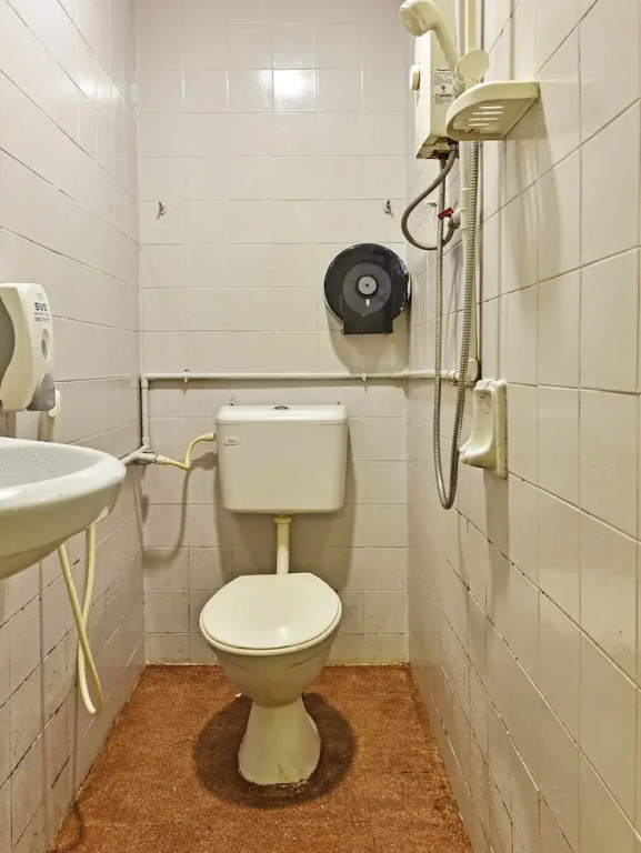 OYO 90806 Rumah Tumpangan Laut Selatan