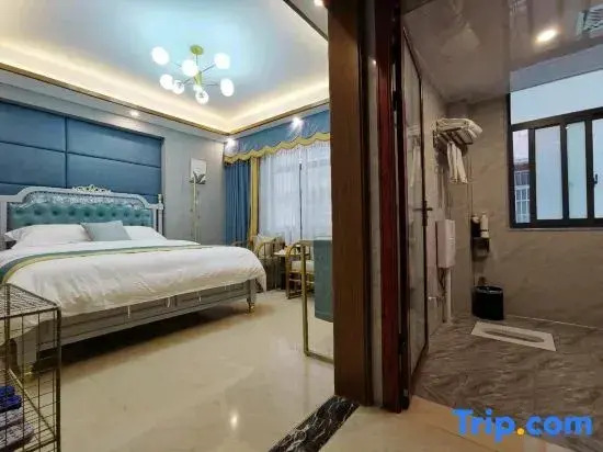 Violet Art Hotel (Yueyanglou Pedestrian Street Branch)