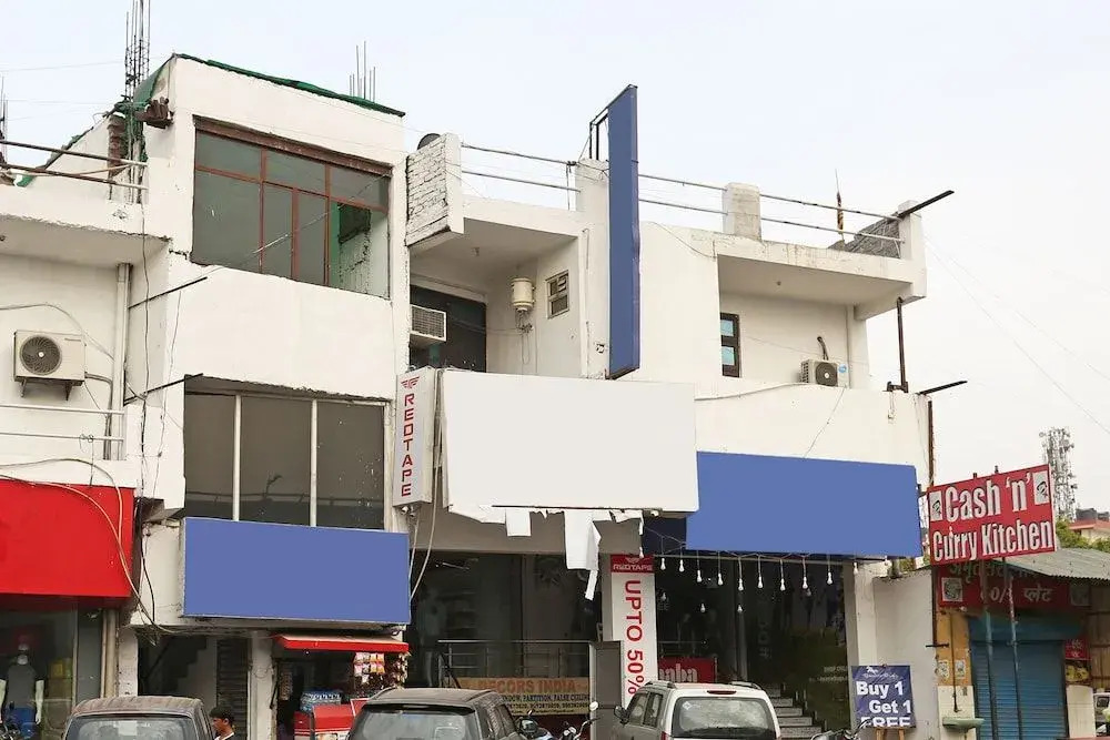 OYO 15172 R D Plaza