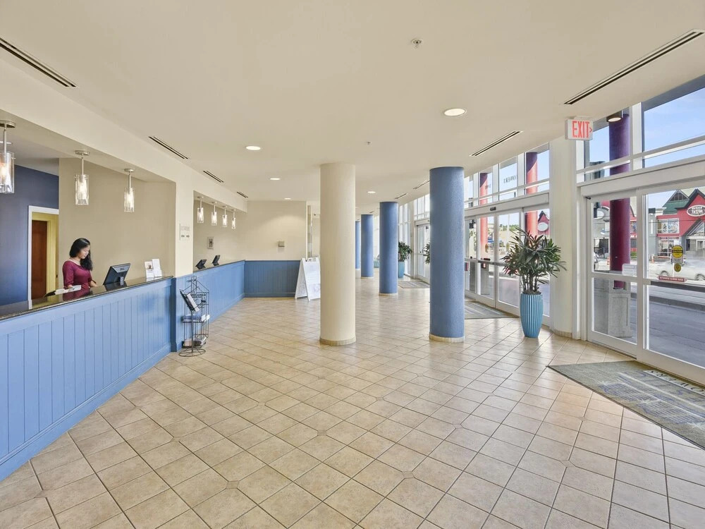 Majestic 1708 West - Tower I