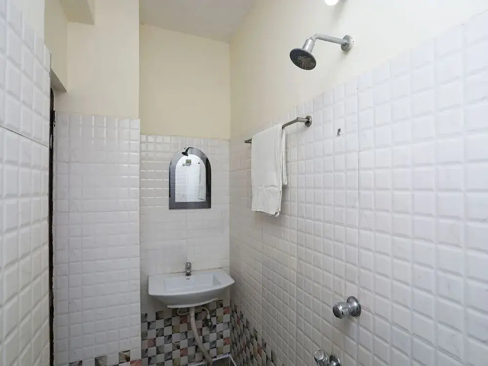 OYO 26152 Hotel Aarush