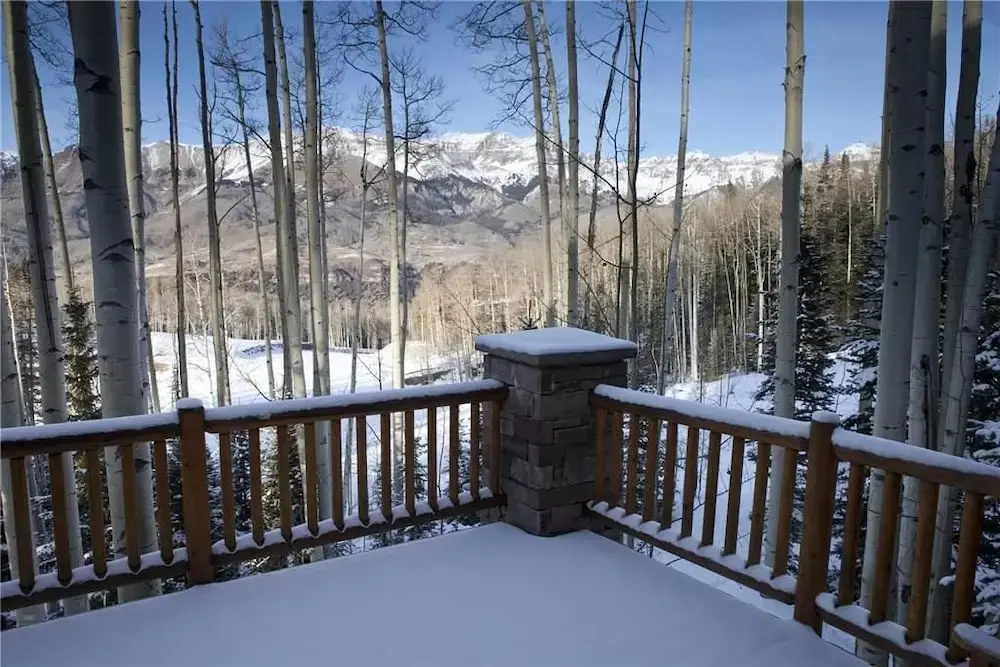Snowdrift Cabin
