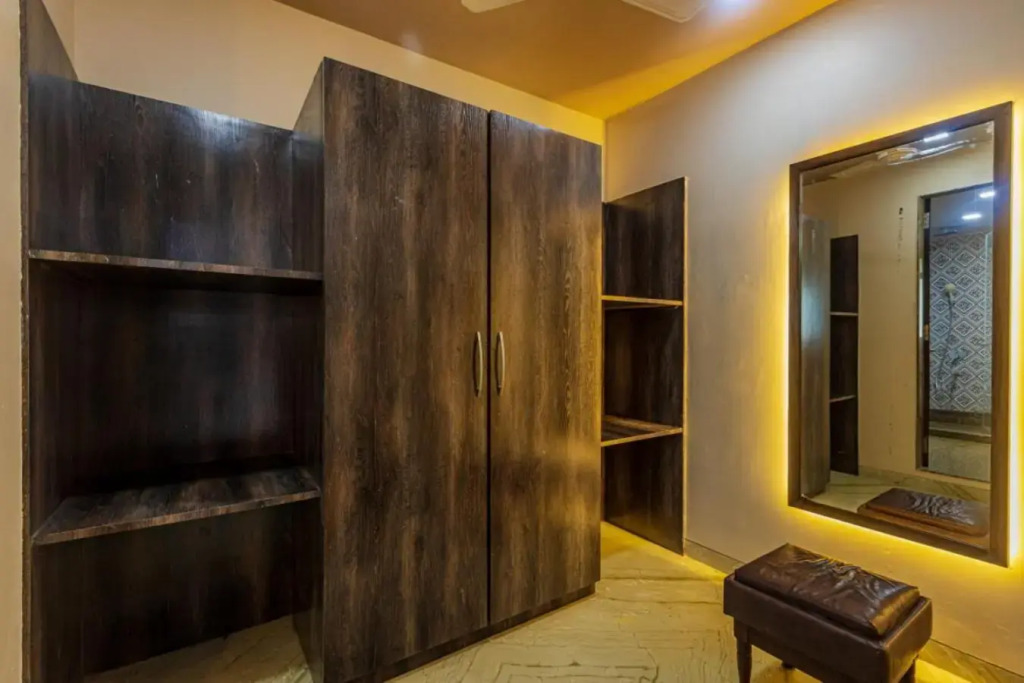 SaffronStays Aura, 4 BR Luxury Pool Villa with Game Room & Lawn