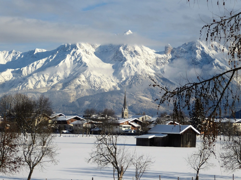 Apartment in Maishofen near Ski Slopes