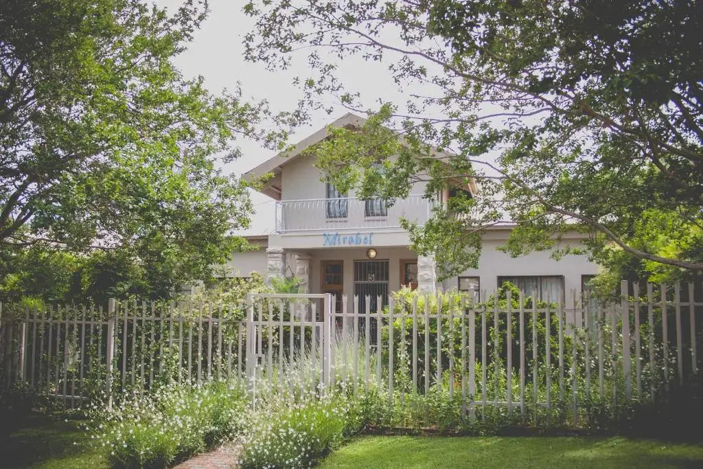 Mirabel Guesthouse