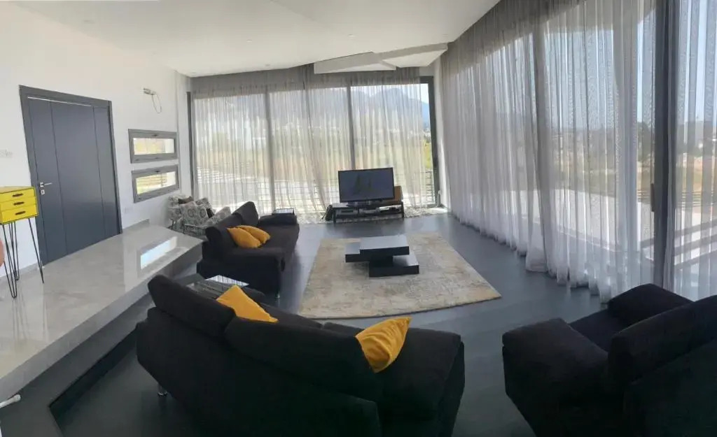 Superior Villa Between the Mountain and the Sea 4+1