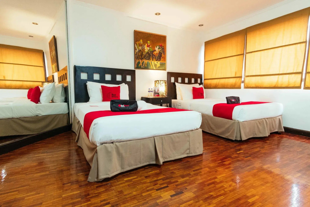 RedDoorz Premium near Greenbelt Makati