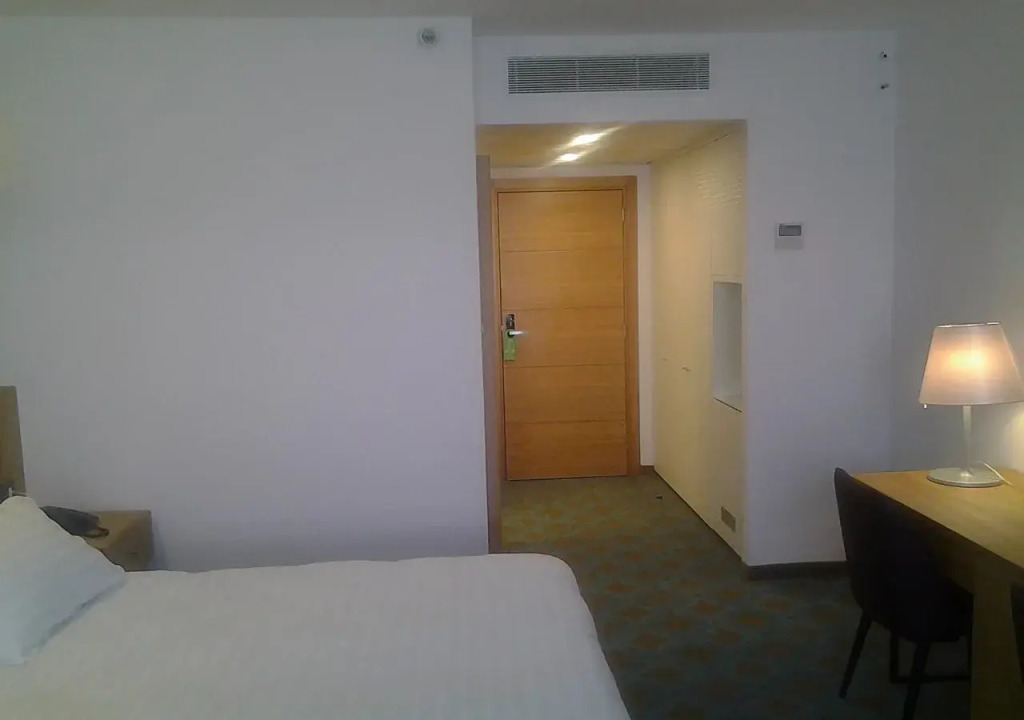 Seven Arches Hotel
