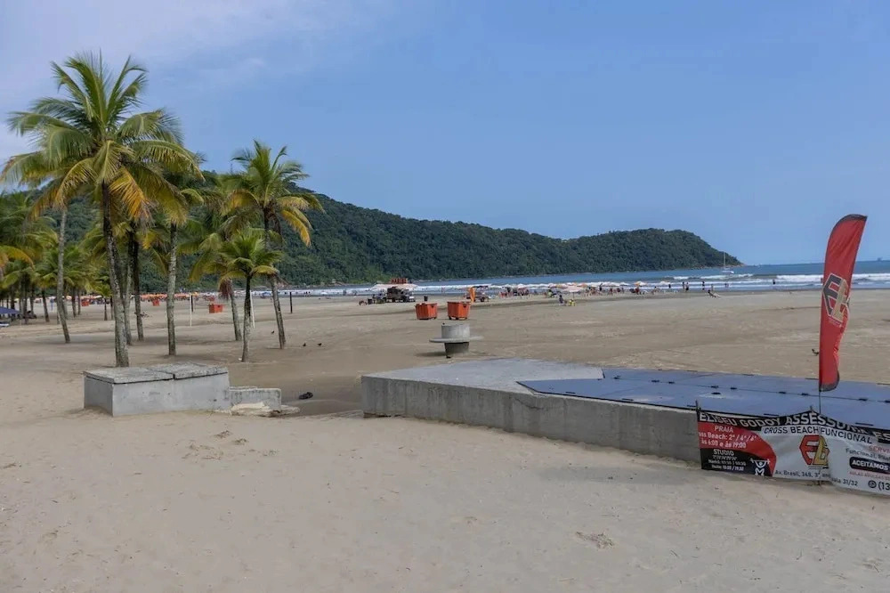 Apto Para 6 com Garagem a 450m da Praia do Forte