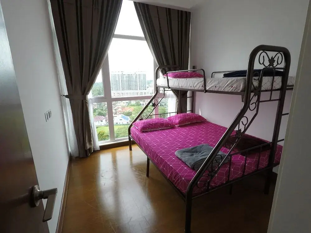 3R2B Seaview Condo