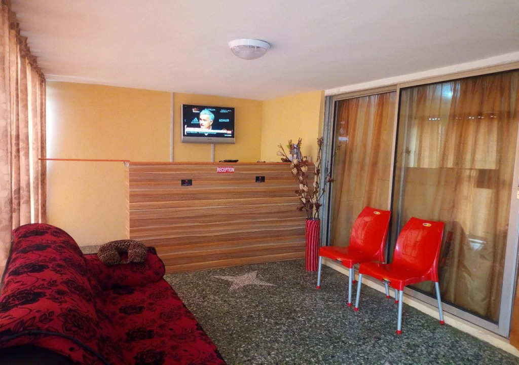 Red Clover Hotel