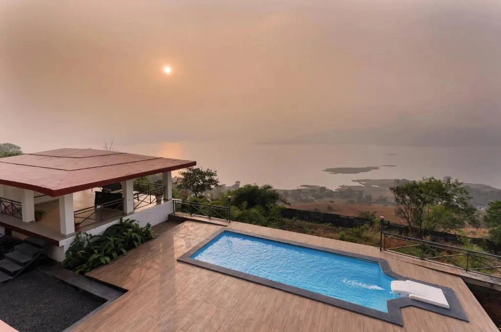 SaffronStays Blue Infinitum Lakeview, Pawna