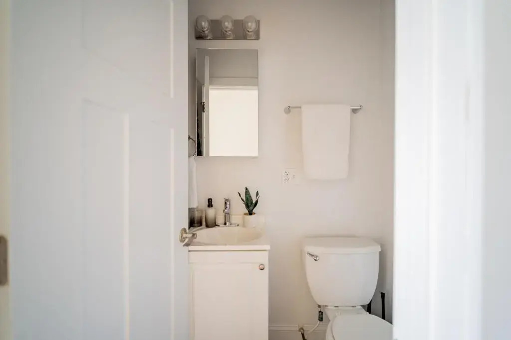 Classy 3BR 2BA Logan Square Apt with Free Parking