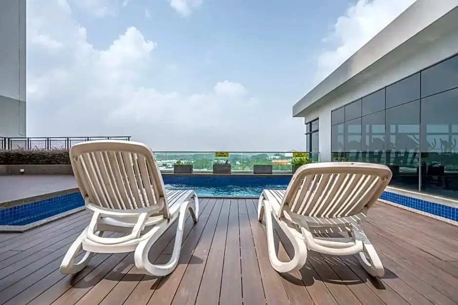 OYO Home 90450 D' Summit Residence 1bhk @ Yml 2128