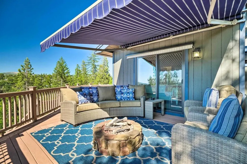 Groveland Lake House w/ Hot Tub & Water Views