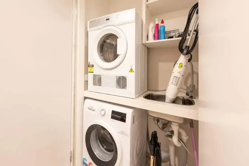 Modern 1 Bedroom Apartment in Brunswick East Near CBD