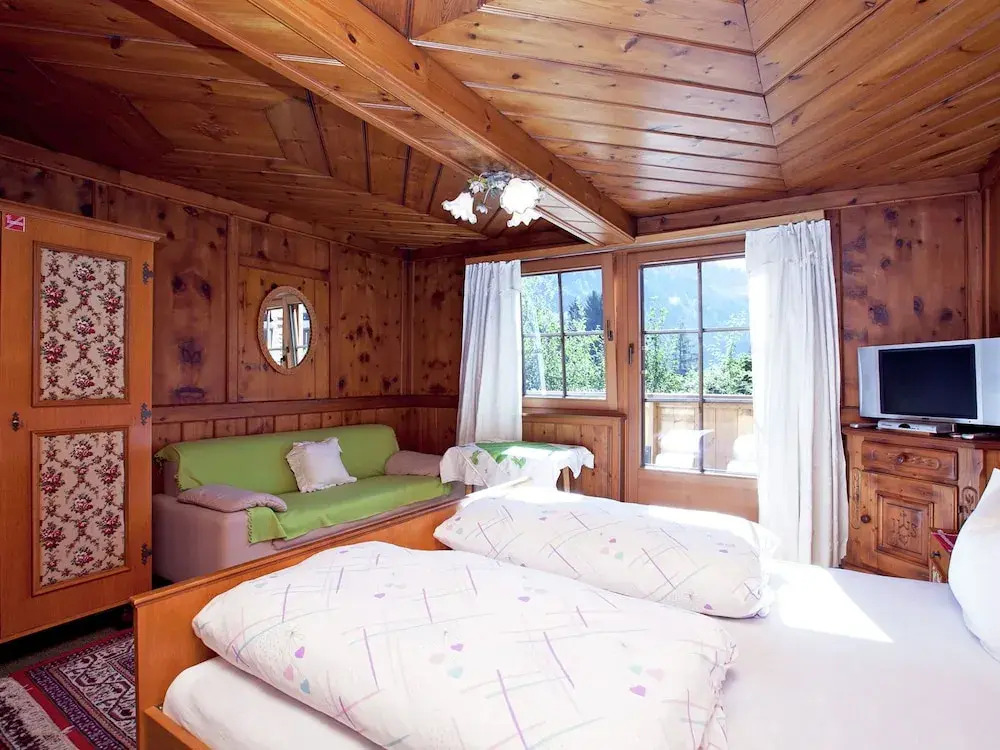 Pretty Holiday Home in Uderns near Ski Area