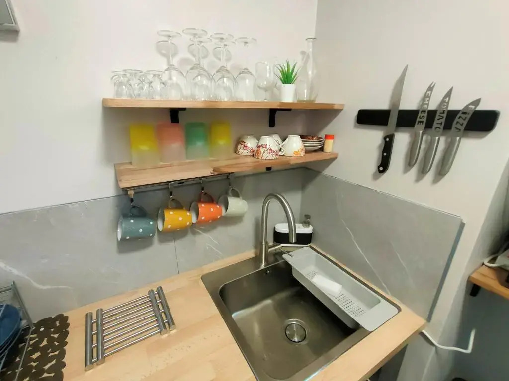 Lovely flat nearby Paris fully redone with free parking on premises and balcony