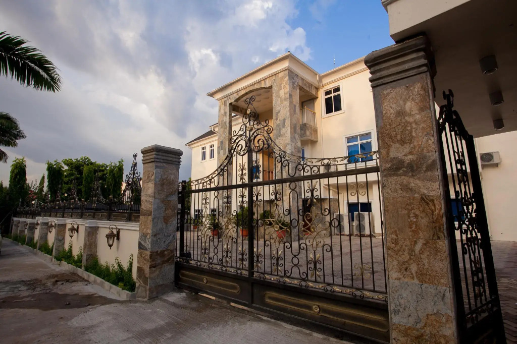 Fritz Apartments and Suites