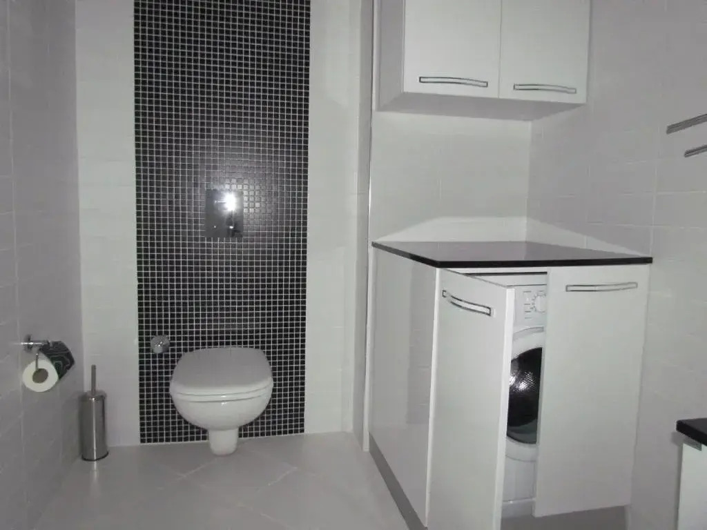 Side Aquamare Residence