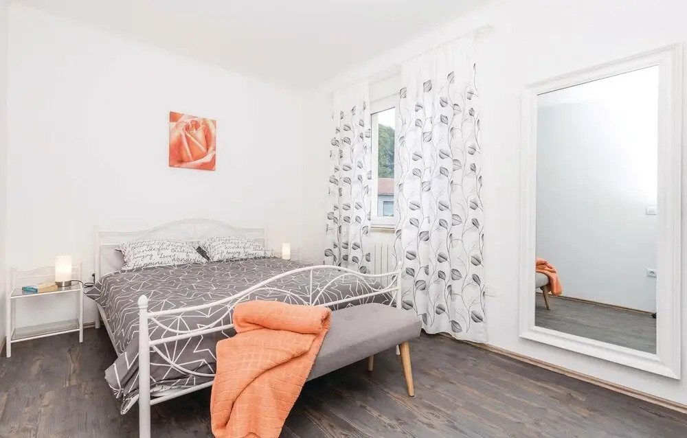 Amazing Home in Jurdani With Wifi and 3 Bedrooms
