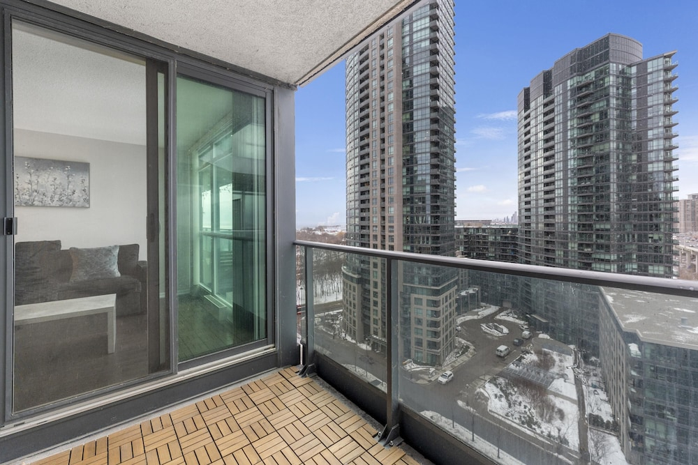Cityside Waterfront Loft