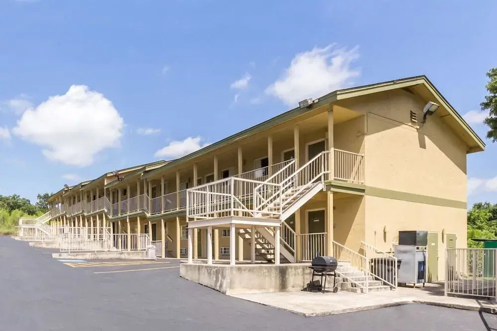 Rodeway Inn At Six Flags
