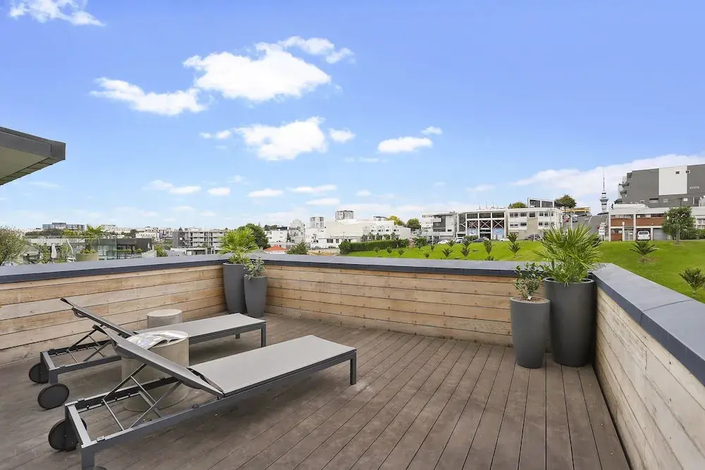 Architectural Parkside Paradise