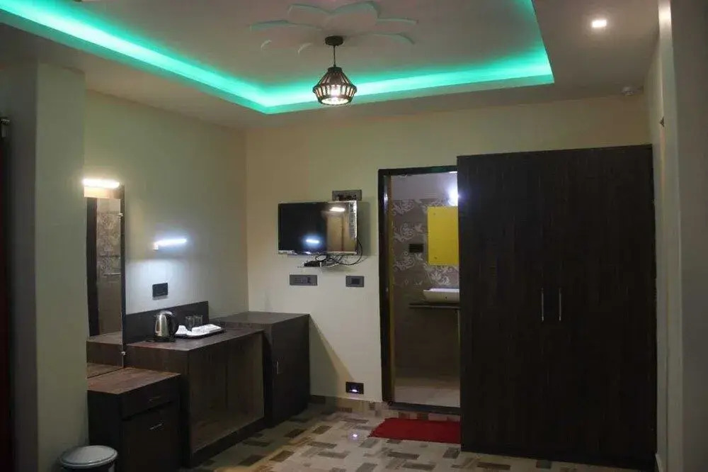 Hotel Rainbird